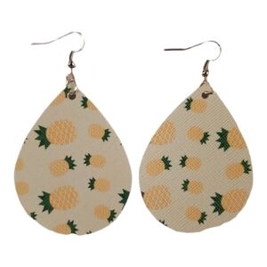 𝅺HANDMADE Pineapple Faux Leather Earrings